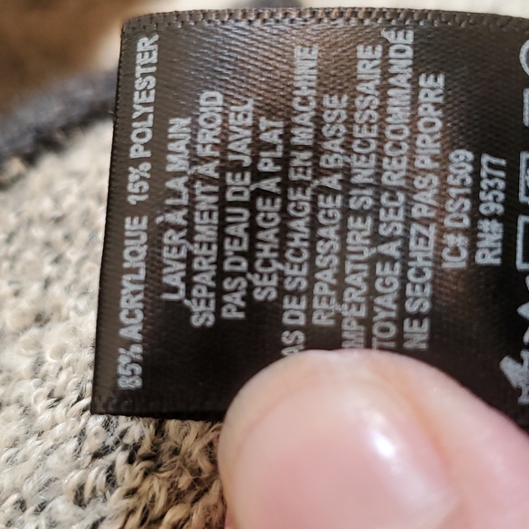 NWOT SHACKET. 2 pockets, snap closed - Picture 3 of 3